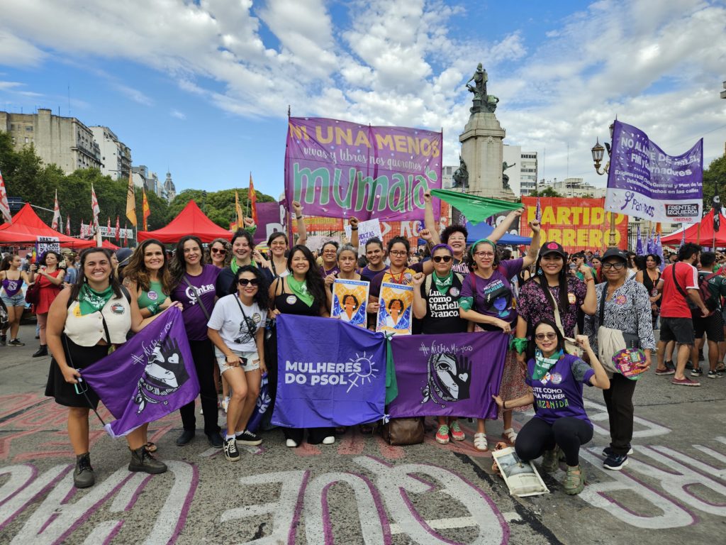 Comitiva das Mulheres do PSOL participa da manifestação do 8 de março em Buenos Aires, Argentina. Foto: Mulheres do PSOL