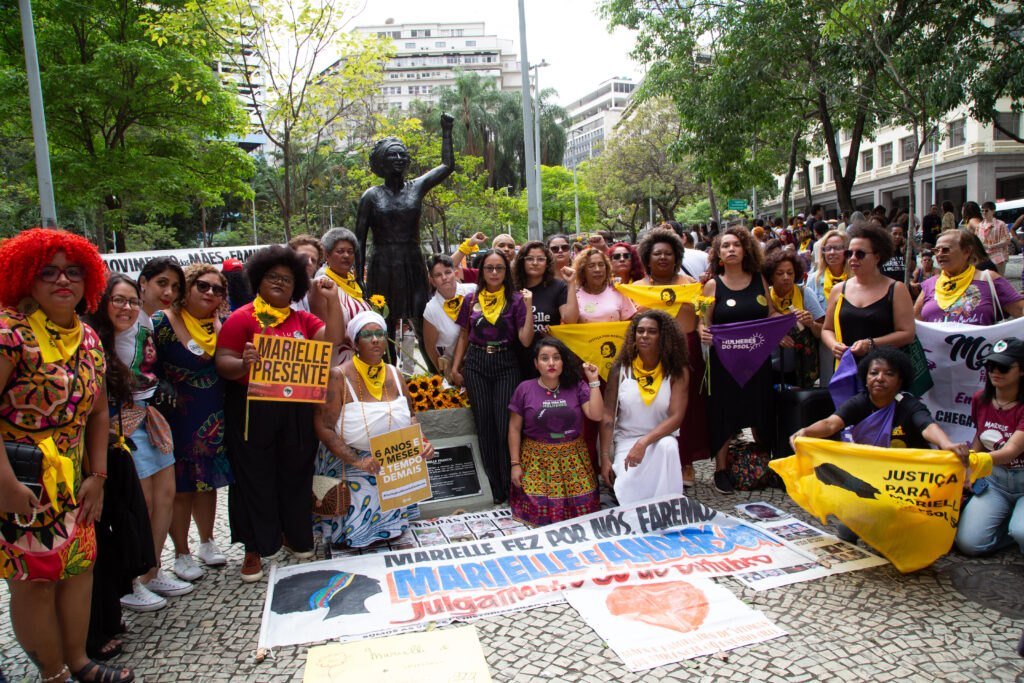 Mulheres do PSOL participam de manifestação em homenagem a Marielle Franco. Foto: Bia Borges